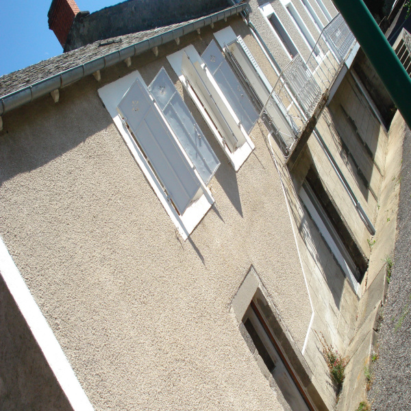 Offres de vente Maison de village Cheylade 15400