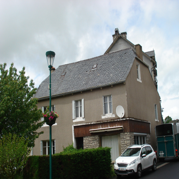 Offres de vente Maison de village Cheylade 15400