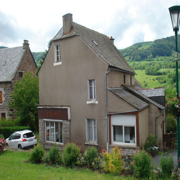 Offres de vente Maison de village Cheylade 15400
