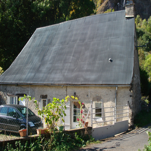 Offres de vente Maison de village Saint-Hippolyte 15400