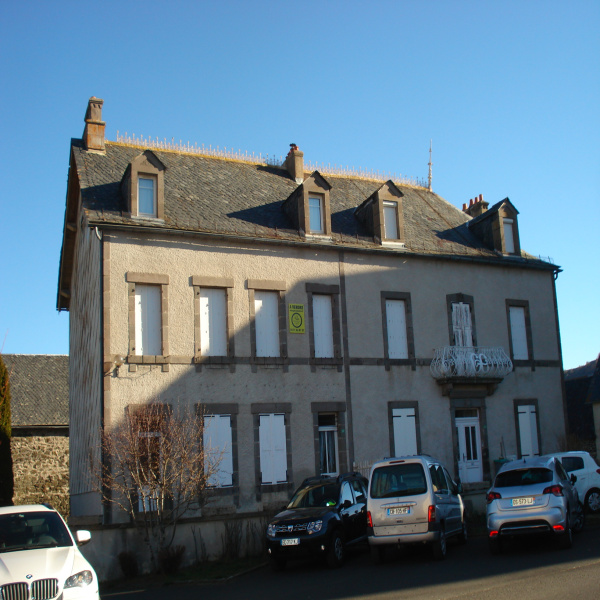 Offres de vente Maison de village Ségur-les-Villas 15300