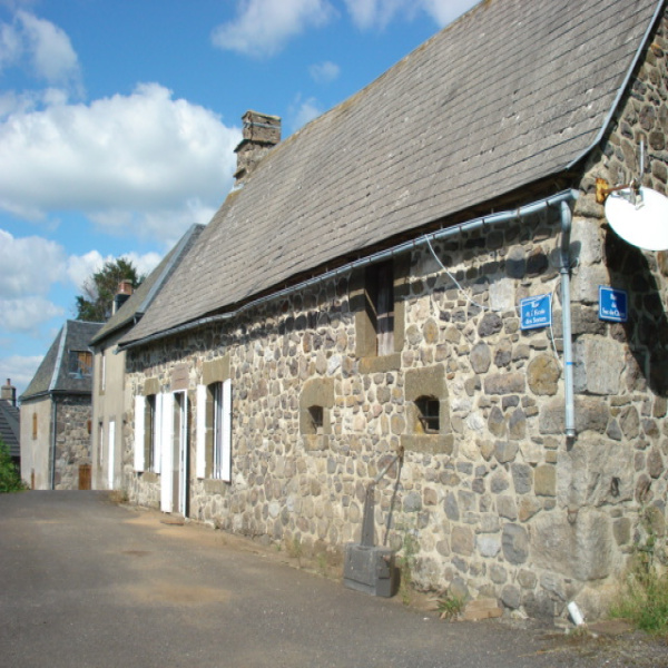 Offres de vente Maison de village Lugarde 15190