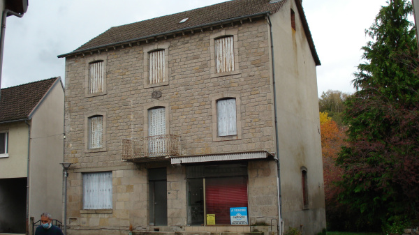 Offres de vente Immeuble Ydes 15210