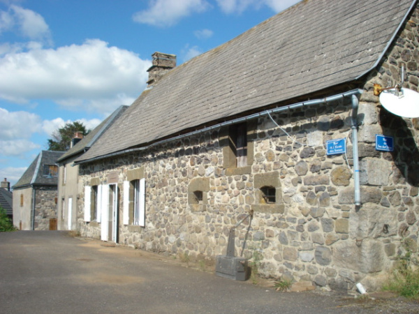 Offres de vente Maison de village Lugarde 15190